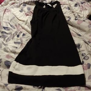 Small black and white dress with pockets!